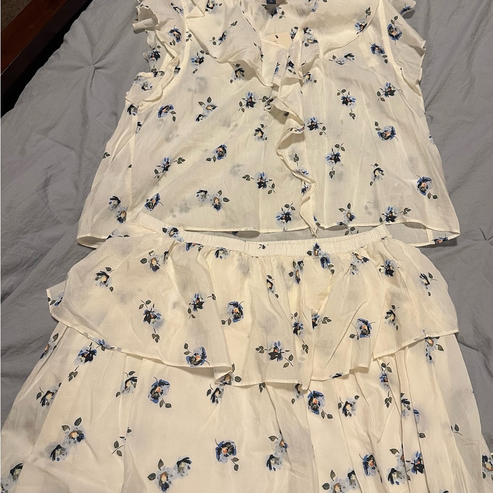 Universal Thread Cream Floral Skirt